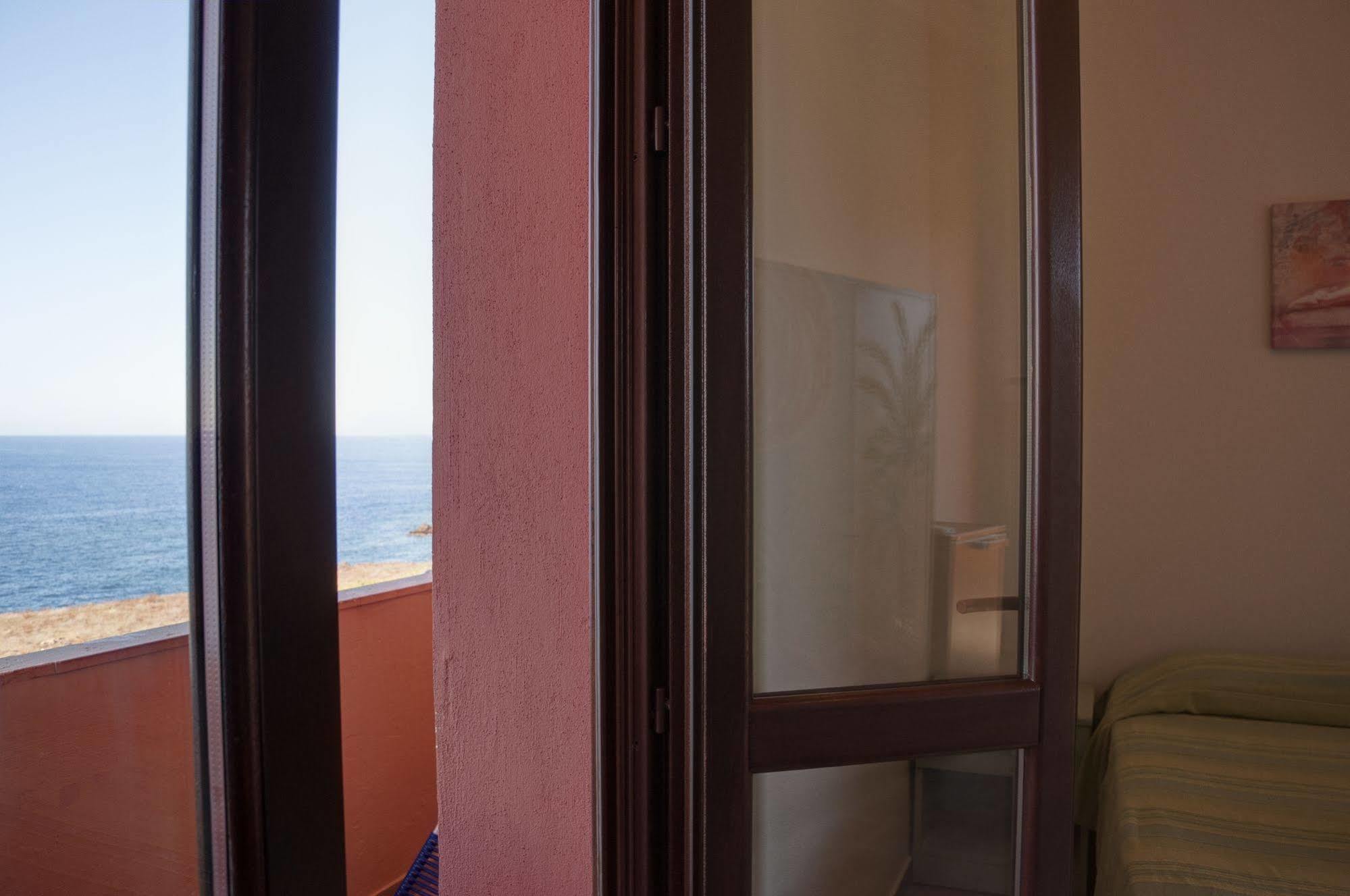 Hotel Bue Marino Пантелерия Екстериор снимка