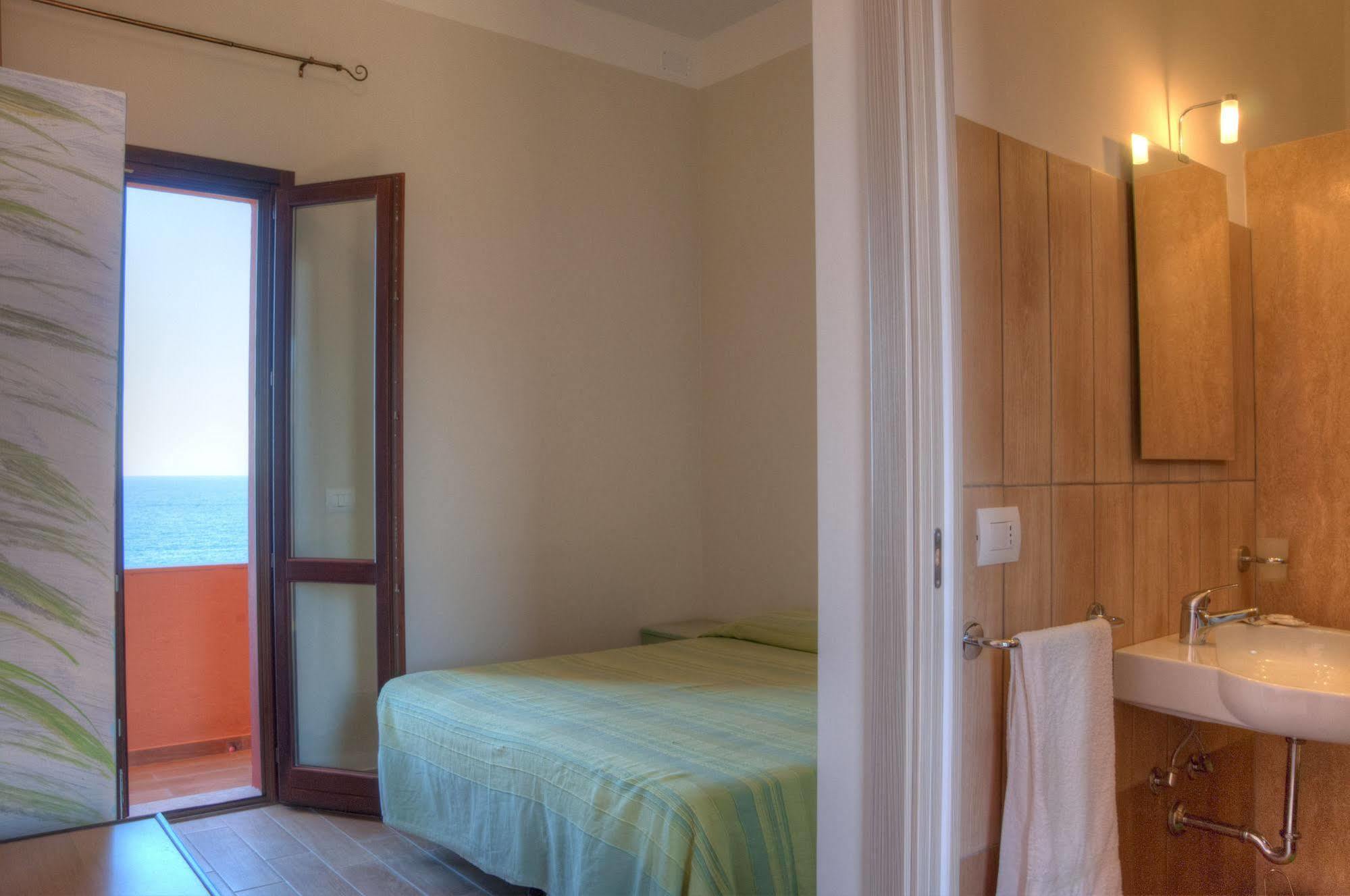 Hotel Bue Marino Пантелерия Екстериор снимка